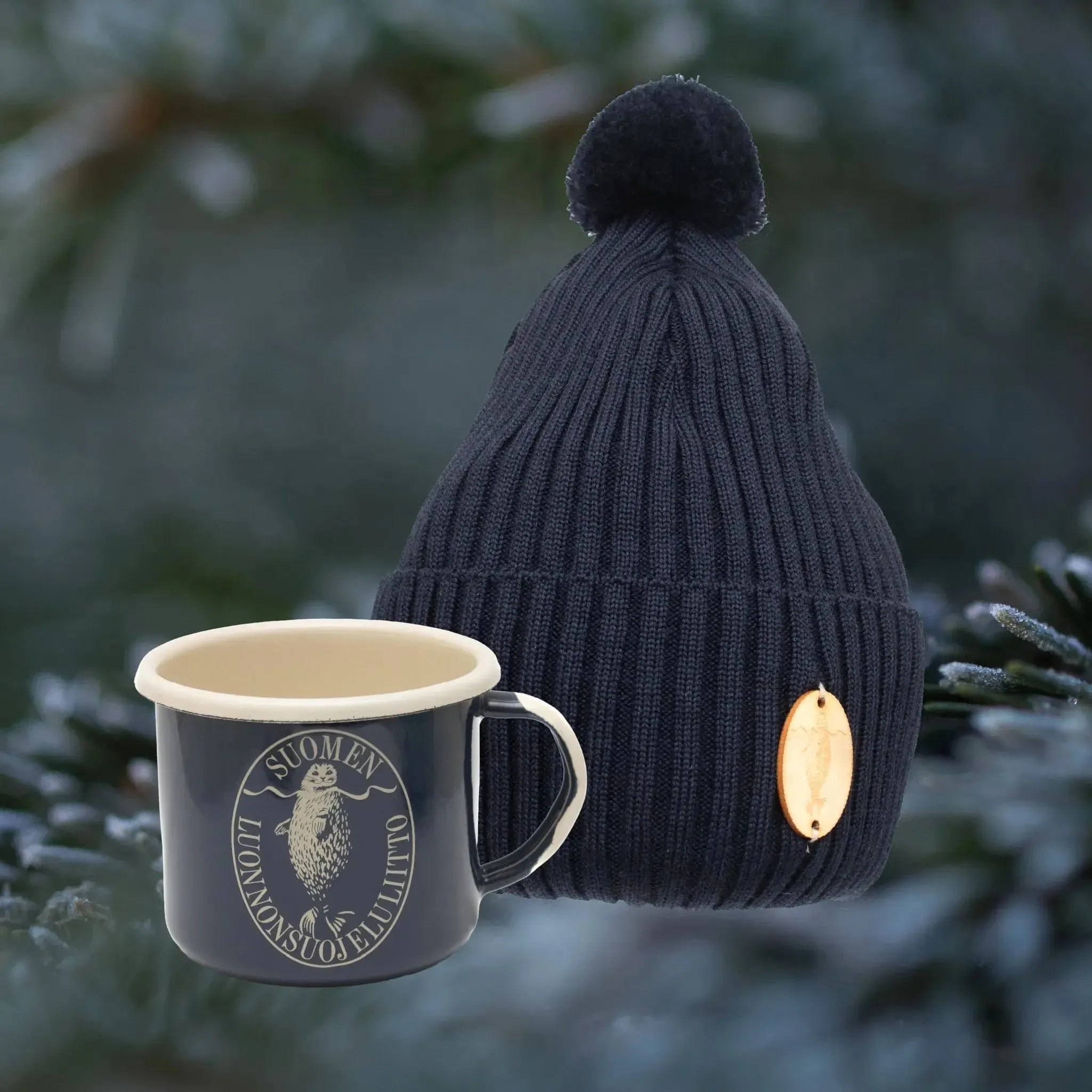 Lahjapaketti: Retrologo-merinopipo ja -emalimuki-Lahjasetti-Suomen luonnonsuojeluliiton Luontokauppa