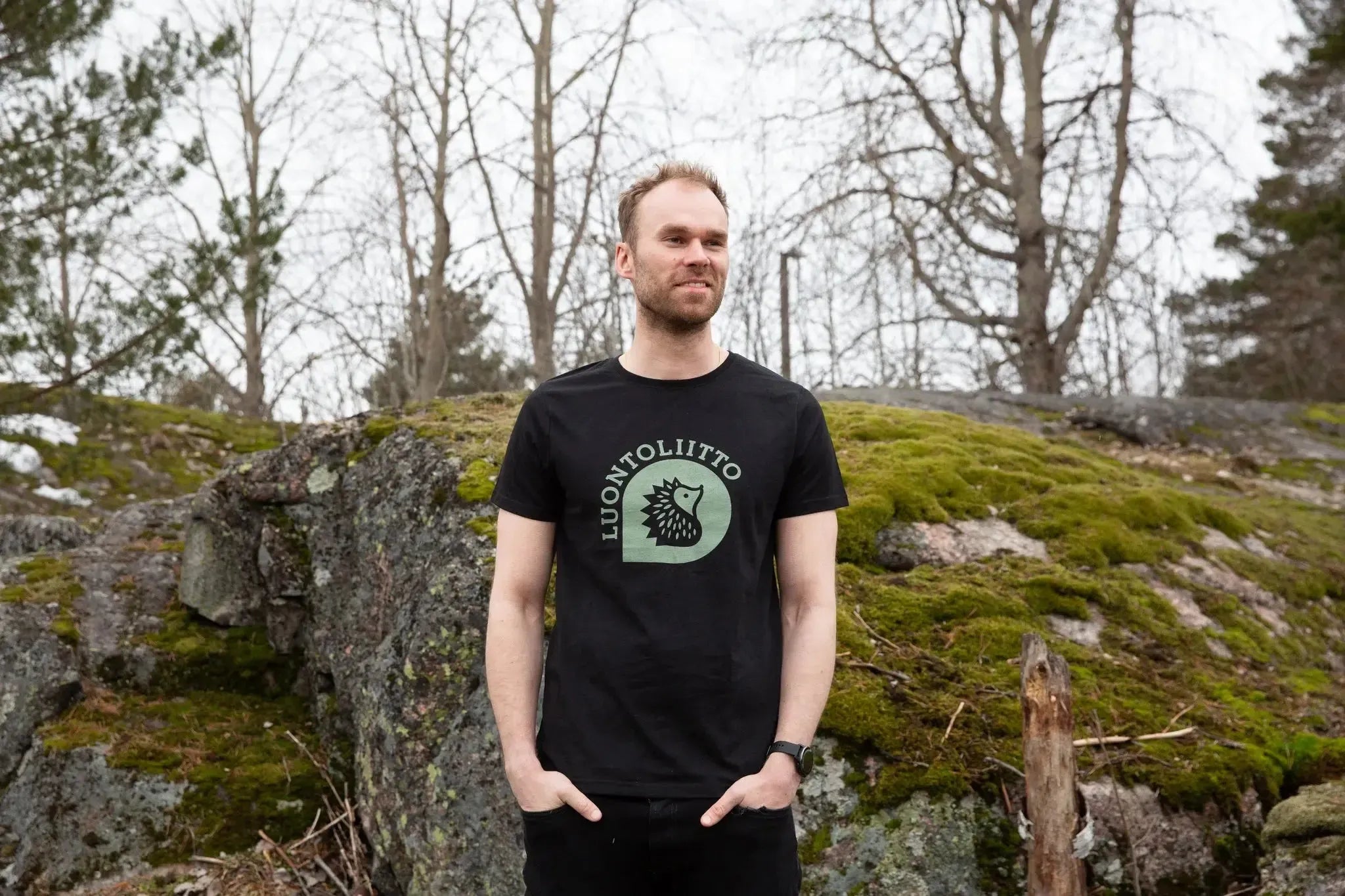 Luontoliitto t-paita (musta)-T-paidat-Suomen luonnonsuojeluliiton Luontokauppa