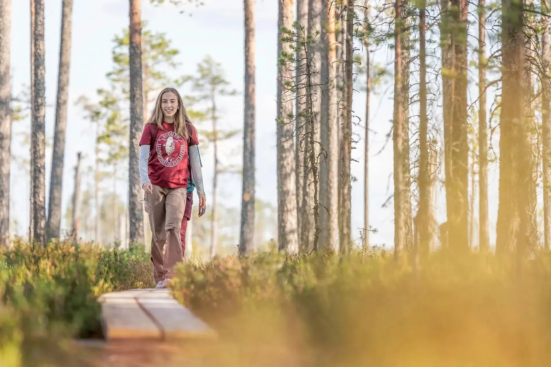 Retrologo t-paita (karpalo)-T-paidat-Suomen luonnonsuojeluliiton Luontokauppa