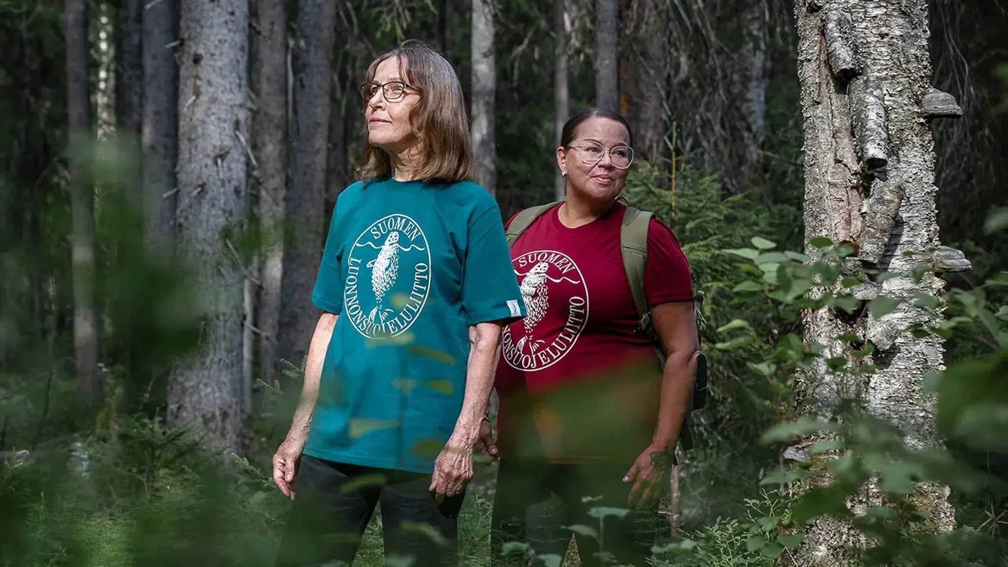 Retrologo t-paita (karpalo)-T-paidat-Suomen luonnonsuojeluliiton Luontokauppa